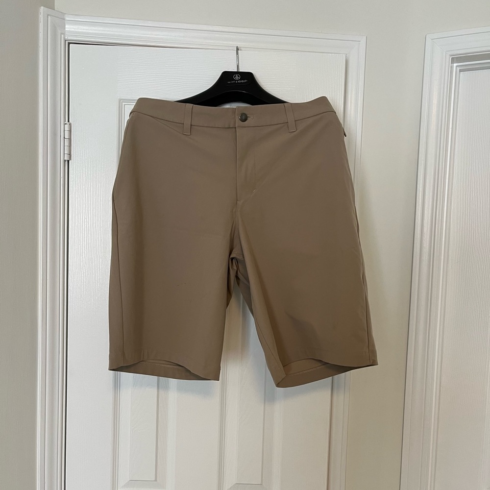 Lululemon ABC shorts tan